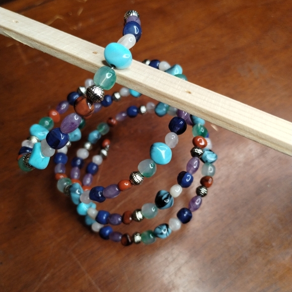 Multicolor Stone Wire Beaded Bracelet - Picture 2 of 3